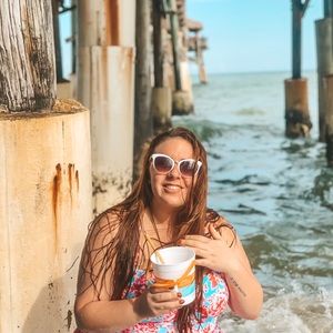 Meet your Posher, Mackenzie